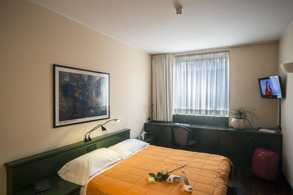 Hotel Del Riale Parabiago Pokój zdjęcie